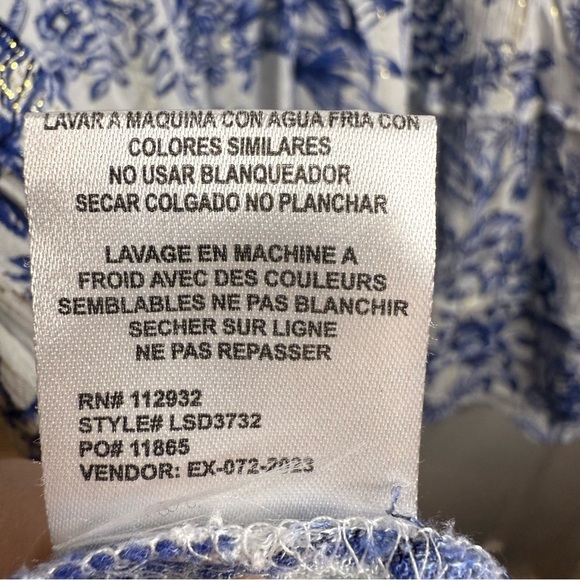 Turks and Caicos Blue Floral Swim Coverup with Gold Metallic Detail Size Medium - Picture 8 of 8